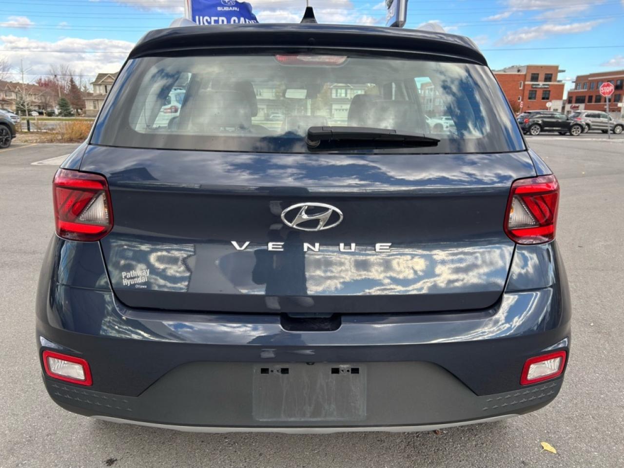 2022 Hyundai Venue Ultimate w/Denim Interior Photo