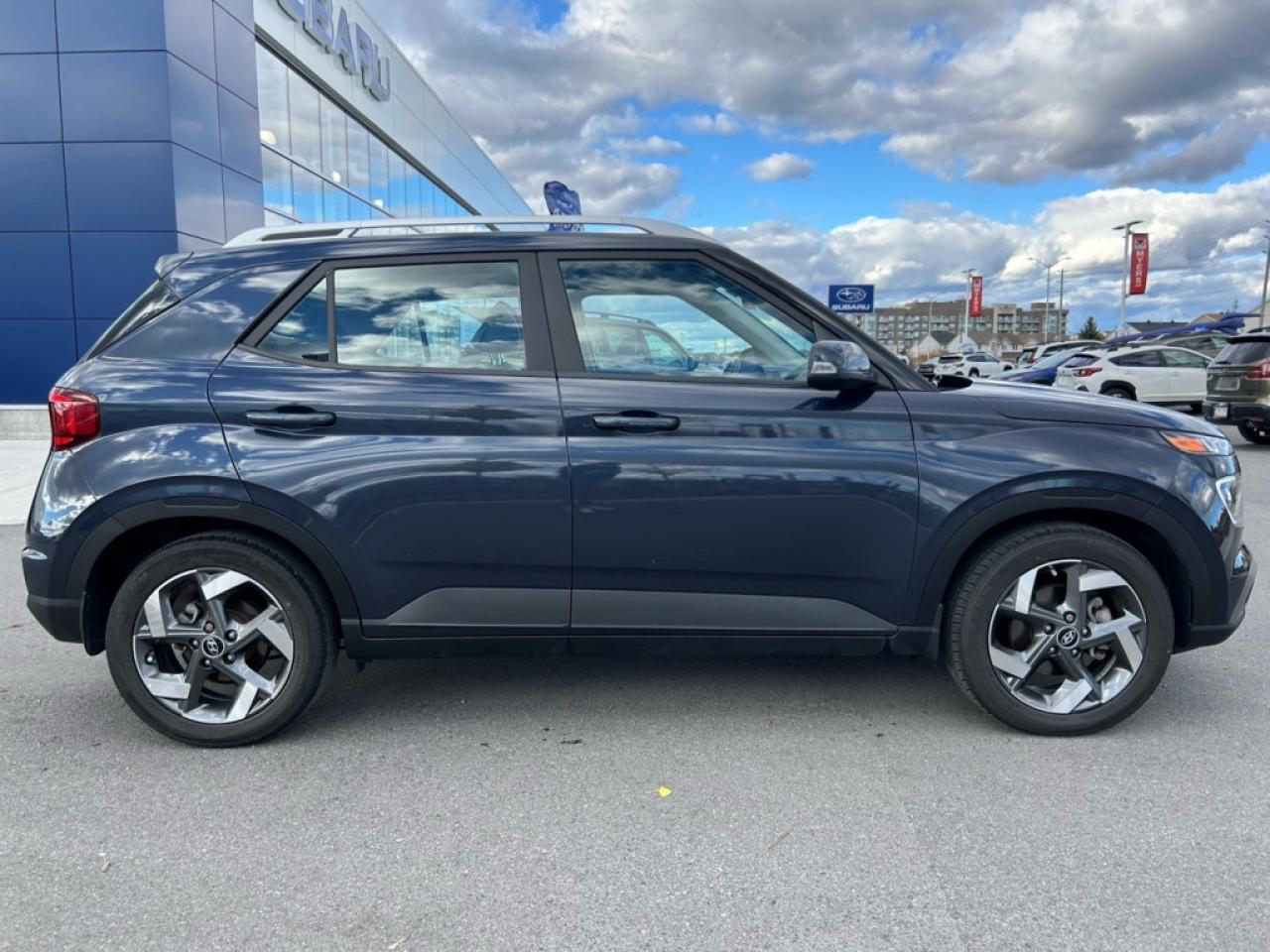 2022 Hyundai Venue Ultimate w/Denim Interior Photo