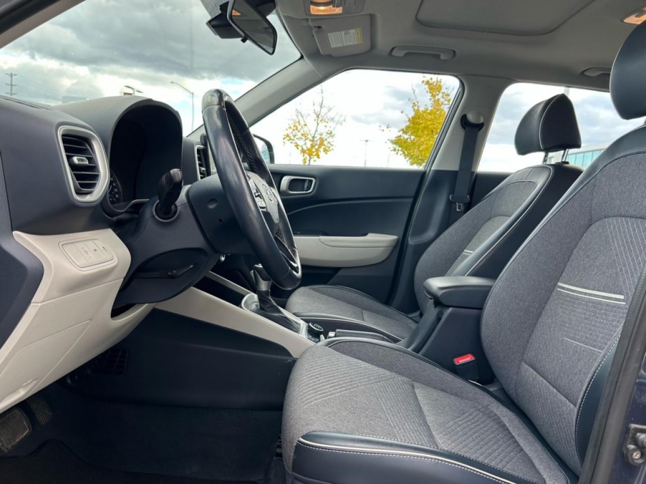 2022 Hyundai Venue Ultimate w/Denim Interior Photo