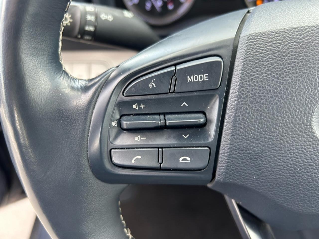 2022 Hyundai Venue Ultimate w/Denim Interior Photo