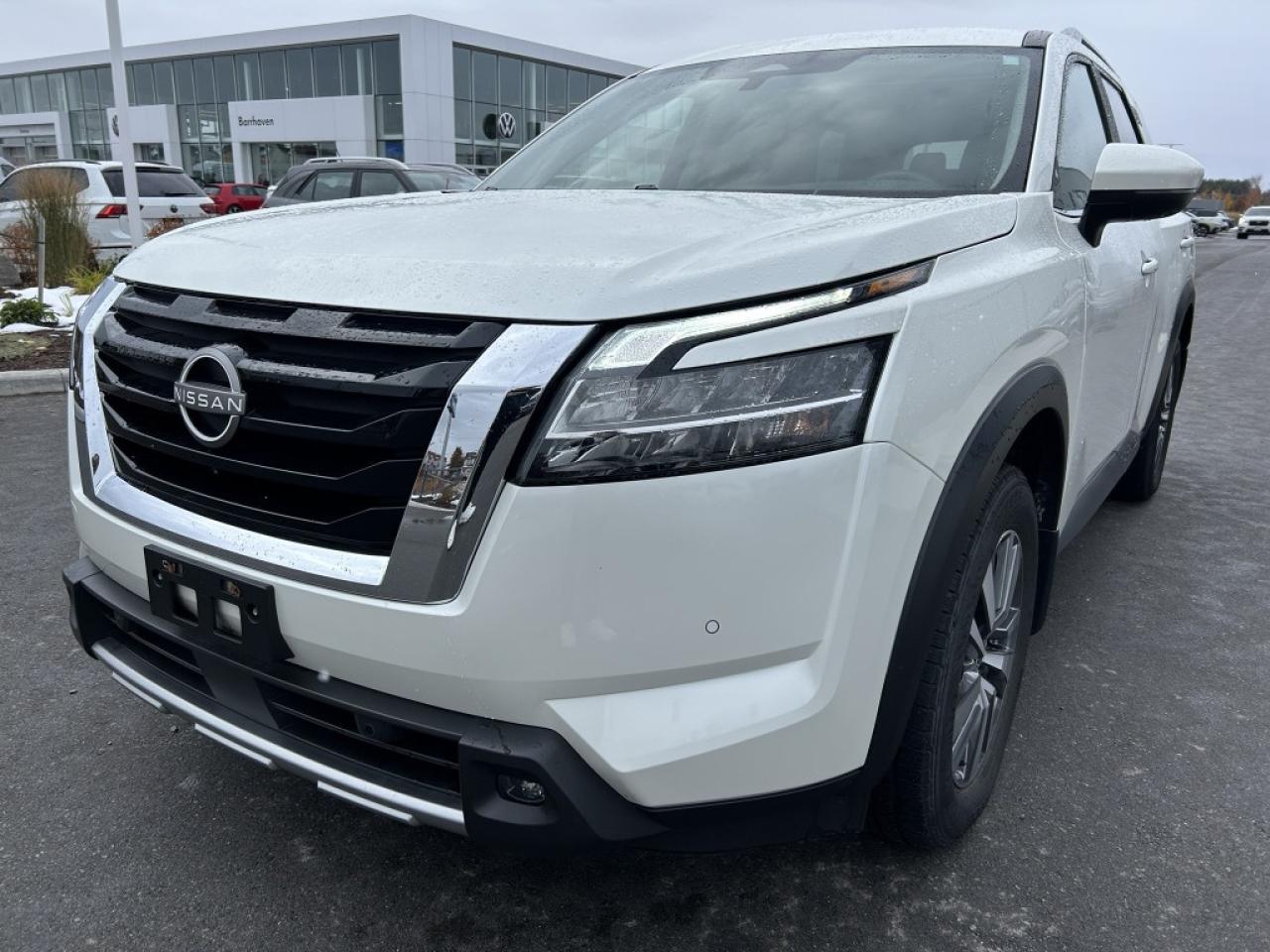 2023 Nissan Pathfinder SL  - Sunroof -  Navigation Photo