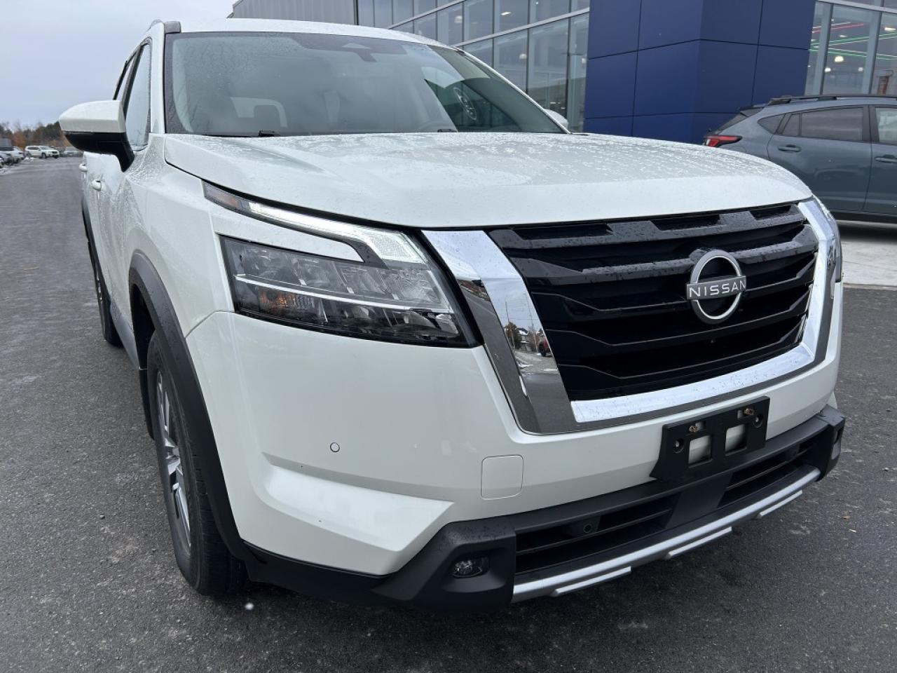 2023 Nissan Pathfinder SL  - Sunroof -  Navigation Photo