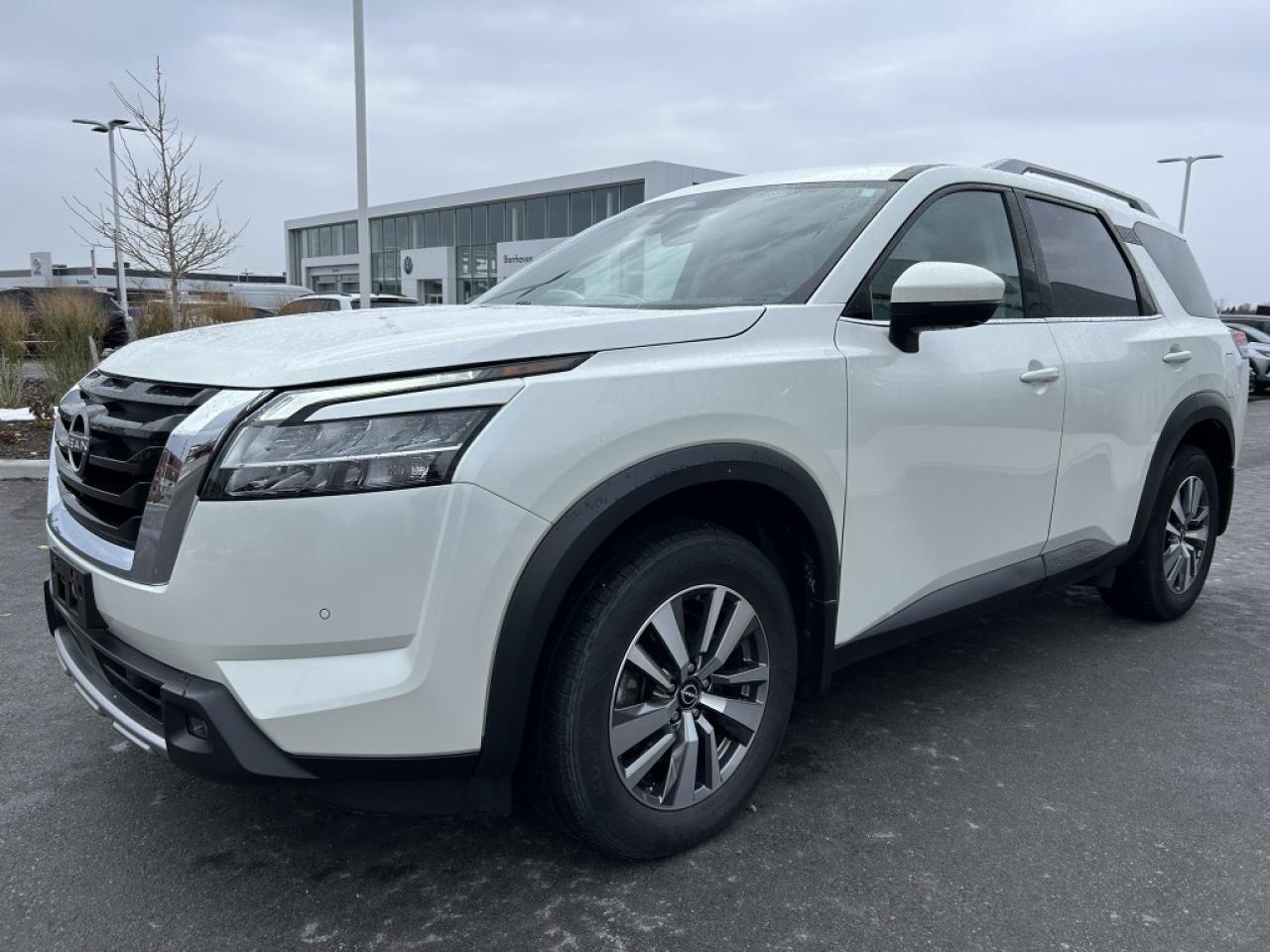 2023 Nissan Pathfinder SL  - Sunroof -  Navigation Photo