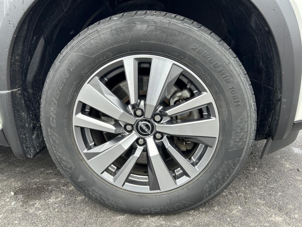 2023 Nissan Pathfinder SL  - Sunroof -  Navigation Photo