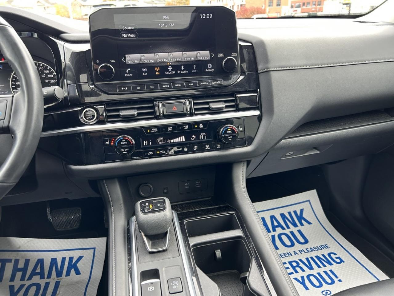 2023 Nissan Pathfinder SL  - Sunroof -  Navigation Photo