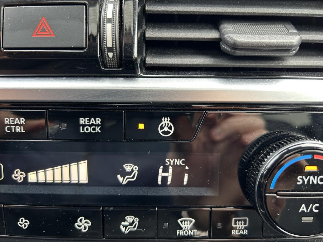 2023 Nissan Pathfinder SL  - Sunroof -  Navigation Photo