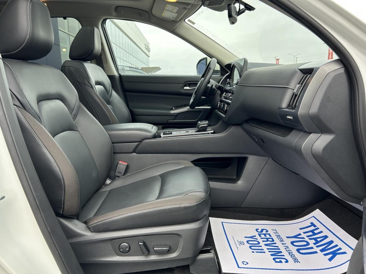 2023 Nissan Pathfinder SL  - Sunroof -  Navigation Photo