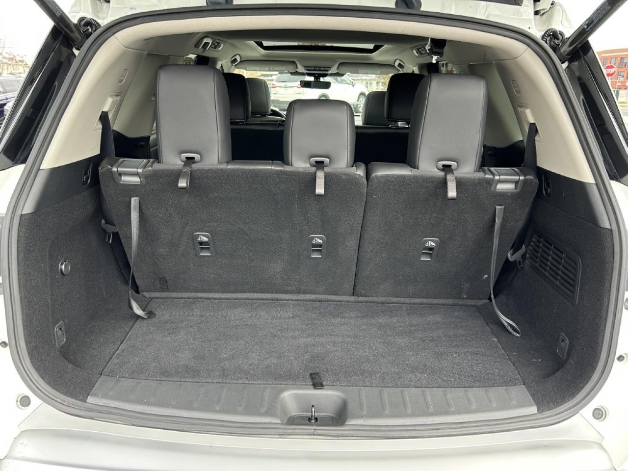 2023 Nissan Pathfinder SL  - Sunroof -  Navigation Photo