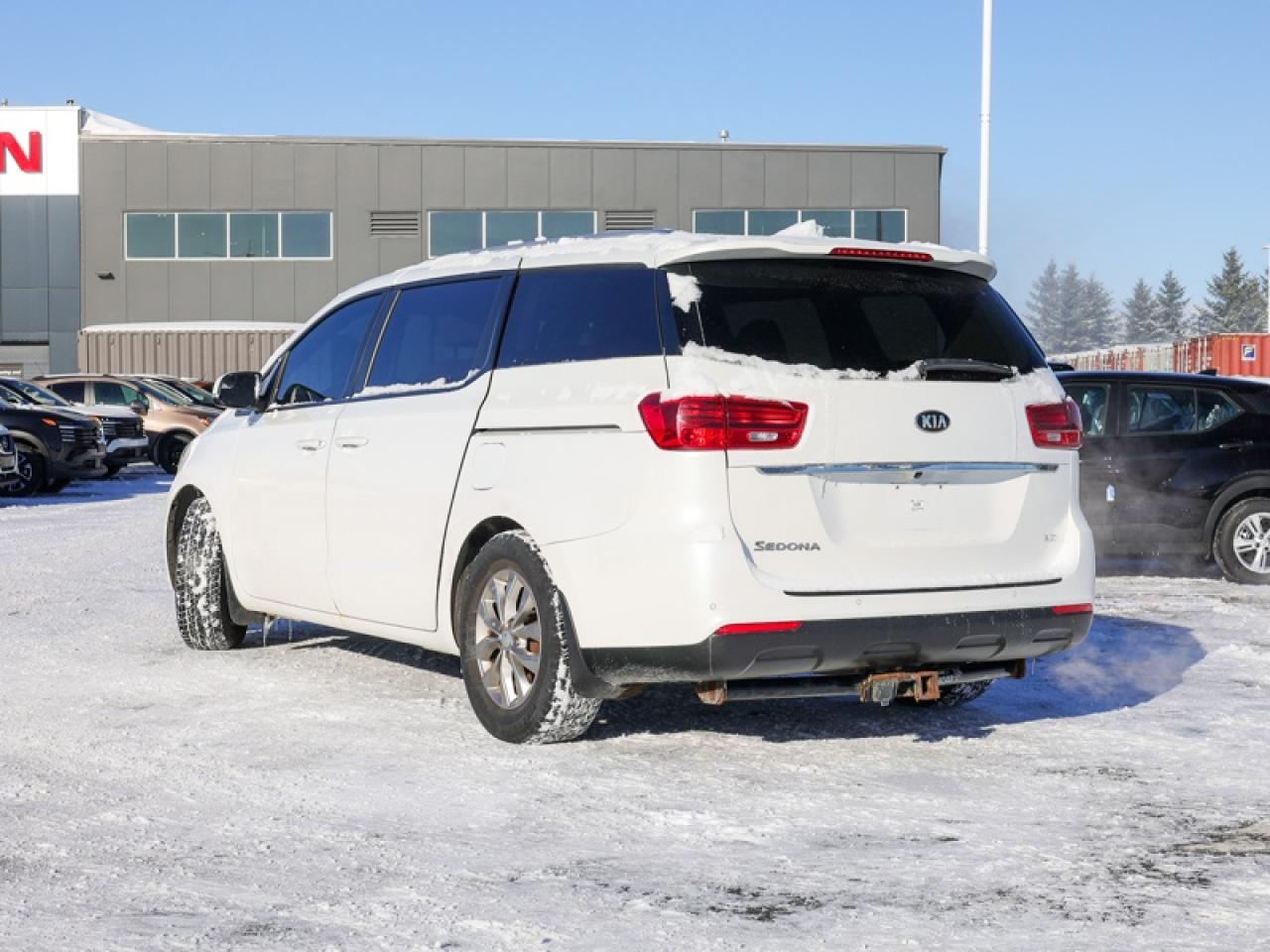 2019 Kia Sedona - $134 B/W Photo