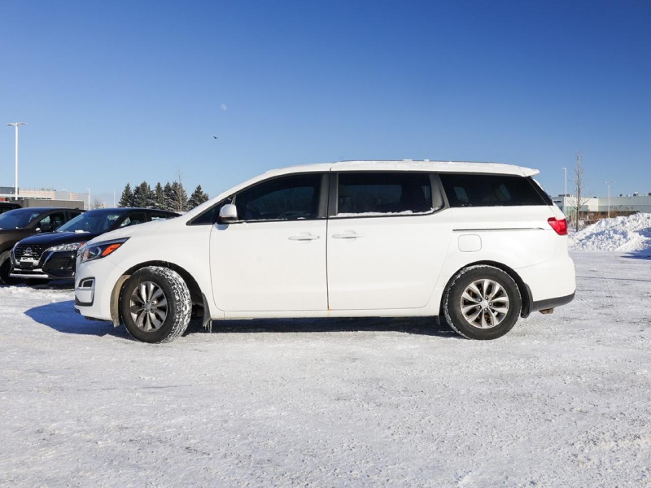 2019 Kia Sedona - $134 B/W Photo4