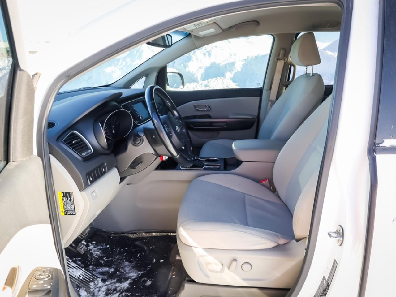 2019 Kia Sedona - $134 B/W Photo