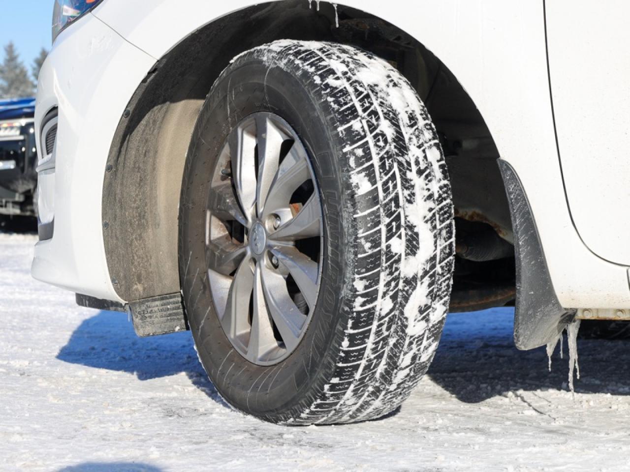 2019 Kia Sedona - $134 B/W Photo