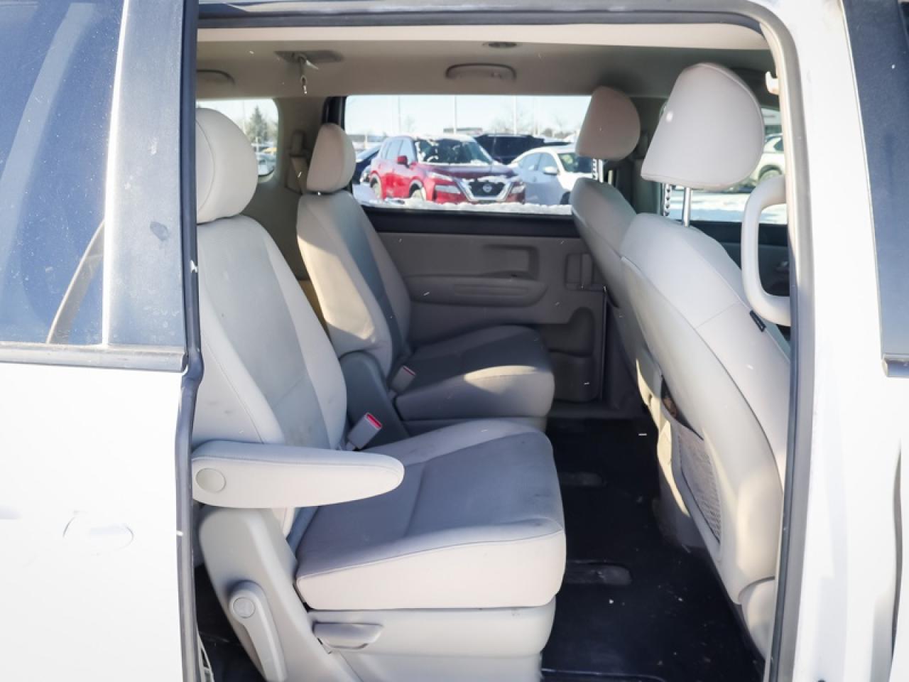 2019 Kia Sedona - $134 B/W Photo