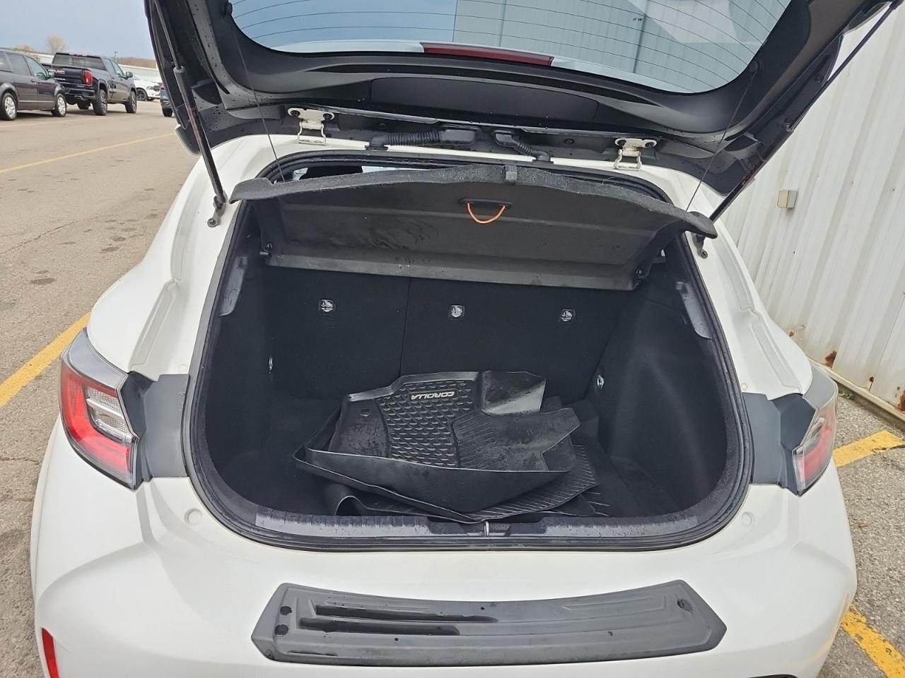 2022 Toyota Corolla SE Photo2