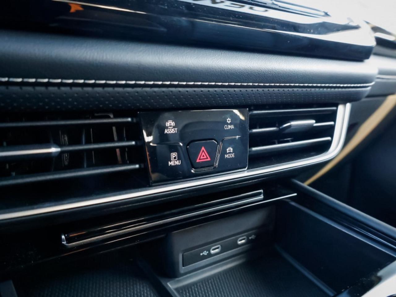 2024 Volkswagen Atlas Cross Sport Highline 2.0 TSI Photo