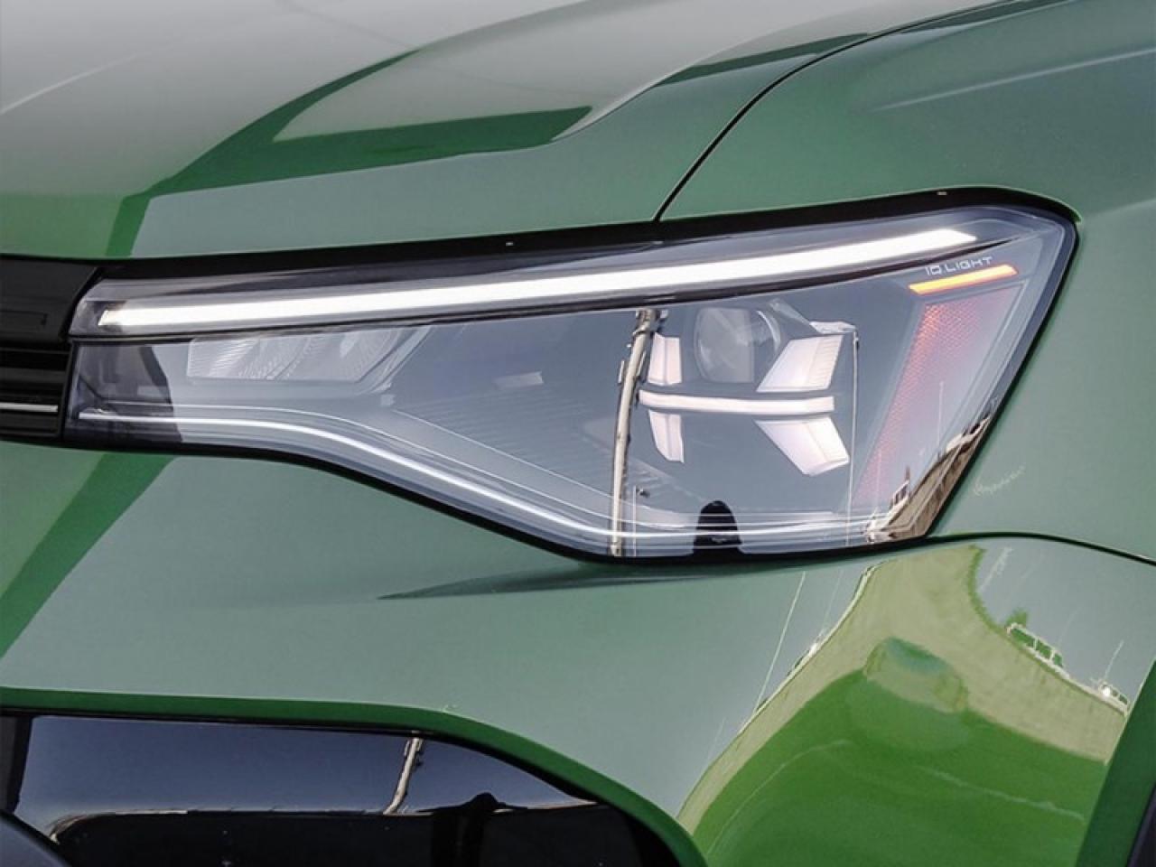 2025 Volkswagen Taos Comfortline  - Sunroof Photo