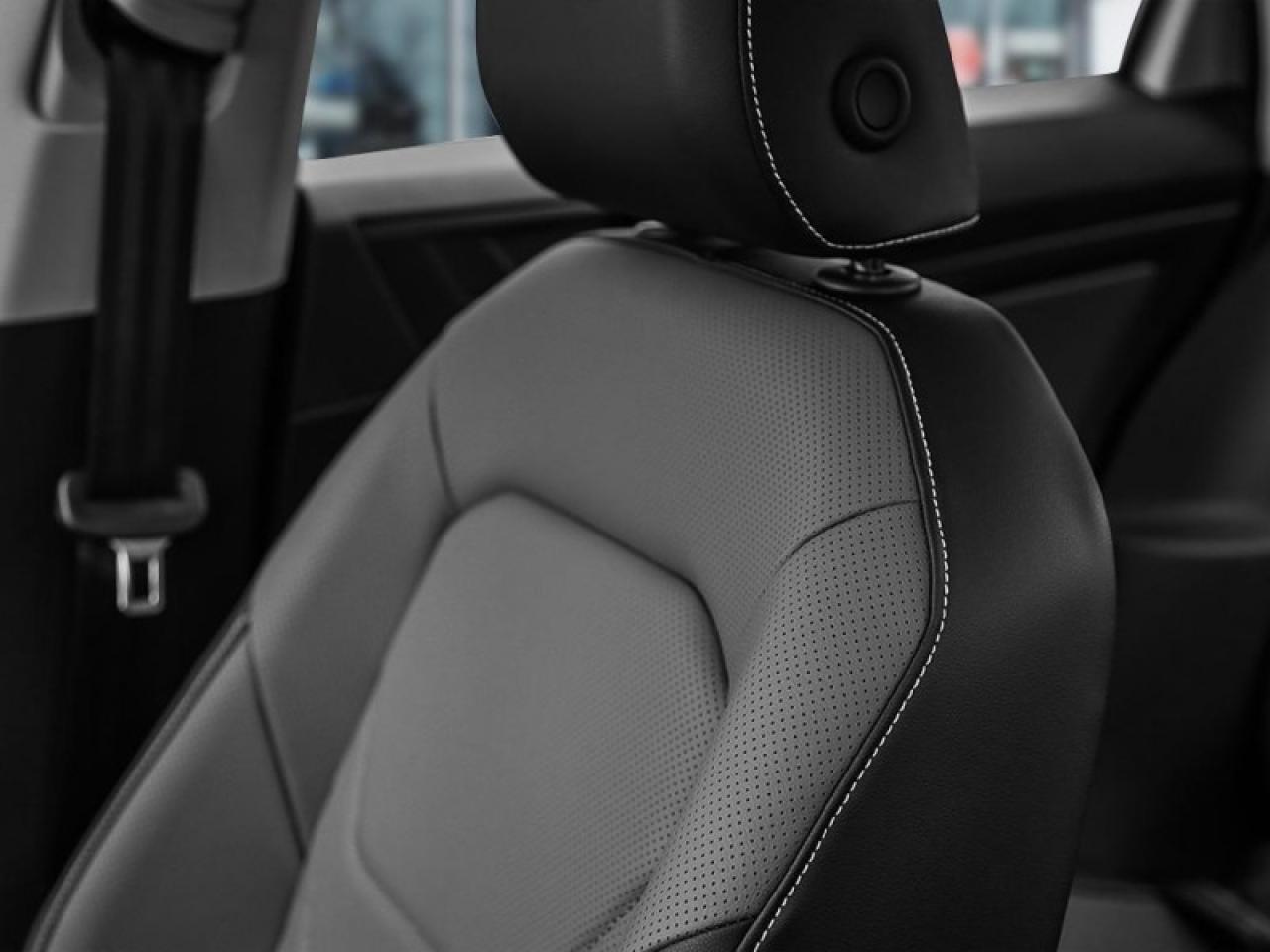 2025 Volkswagen Jetta Highline  - Leather Seats Photo