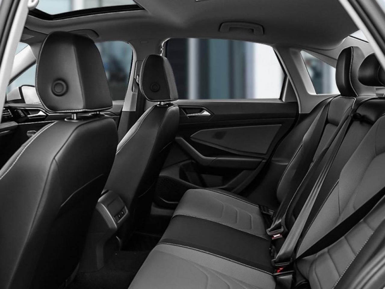 2025 Volkswagen Jetta Highline  - Leather Seats Photo