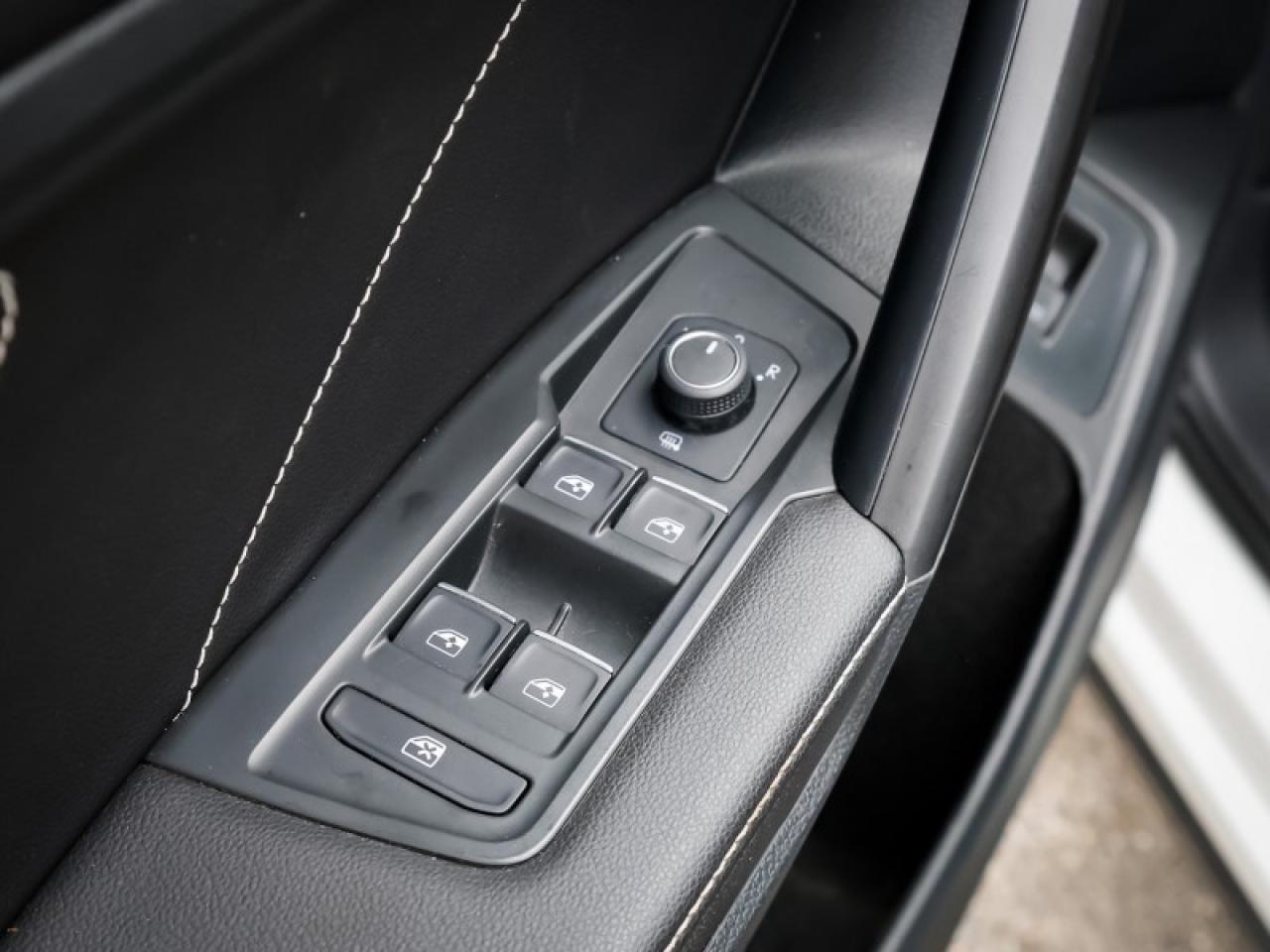 2024 Volkswagen Tiguan Comfortline R-Line Black Edition Photo