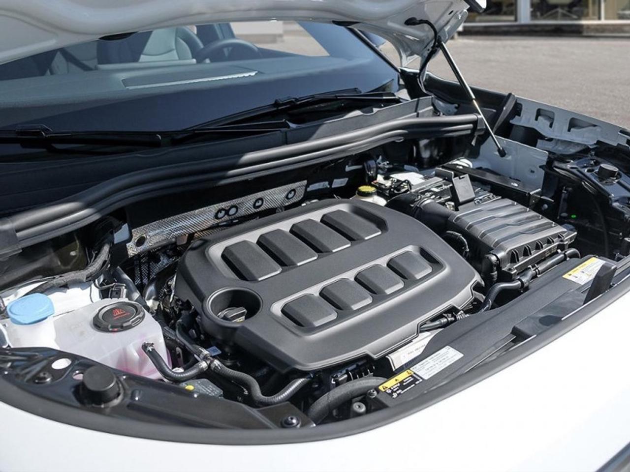 2026 Volkswagen Tiguan Comfortline R-Line Black Edition Photo