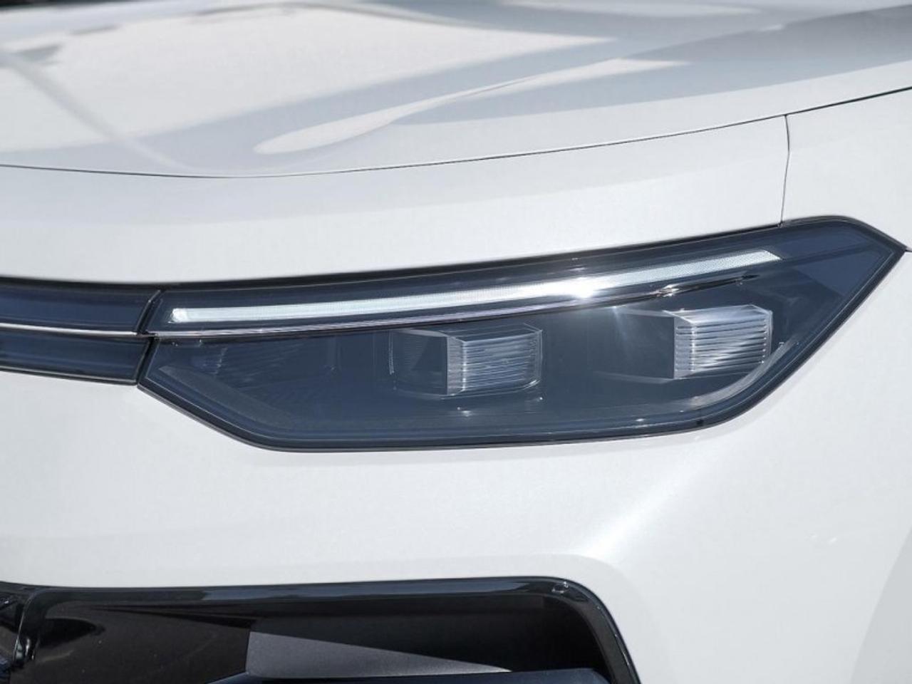 2026 Volkswagen Tiguan Comfortline R-Line Black Edition Photo