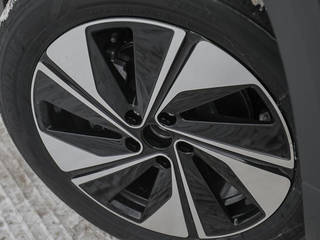 2026 Volkswagen Taos Highline  - Cooled Seats Photo