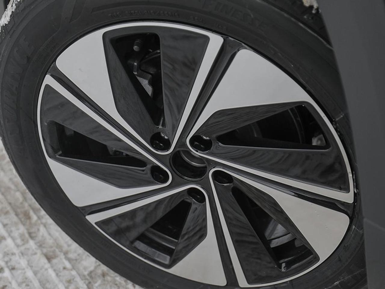 2026 Volkswagen Taos Highline  - Cooled Seats Photo