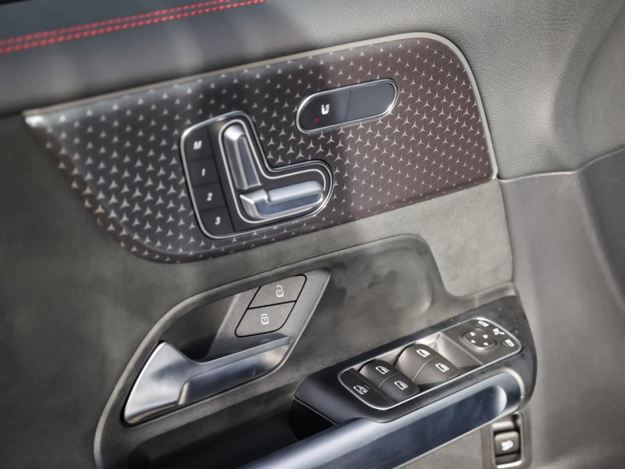 2025 Mercedes-Benz EQB 4MATIC SUV  - Low Mileage Photo