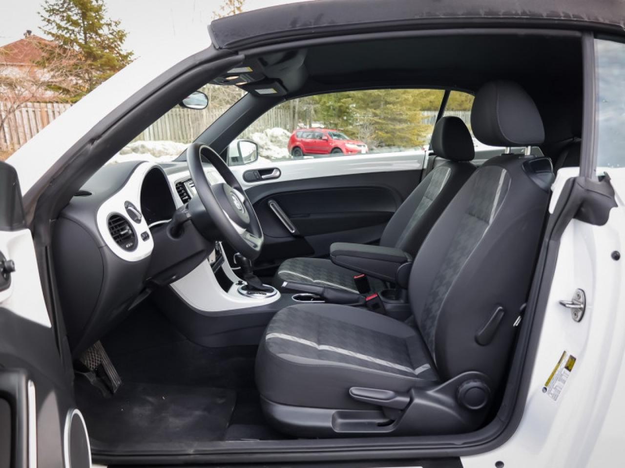 2018 Volkswagen Beetle Coupe Trendline 2.0T 6sp at w/Tip Photo