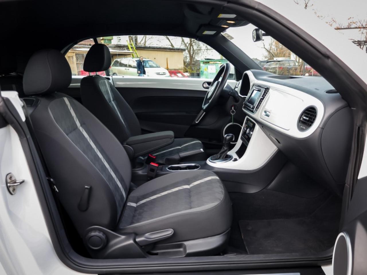 2018 Volkswagen Beetle Coupe Trendline 2.0T 6sp at w/Tip Photo