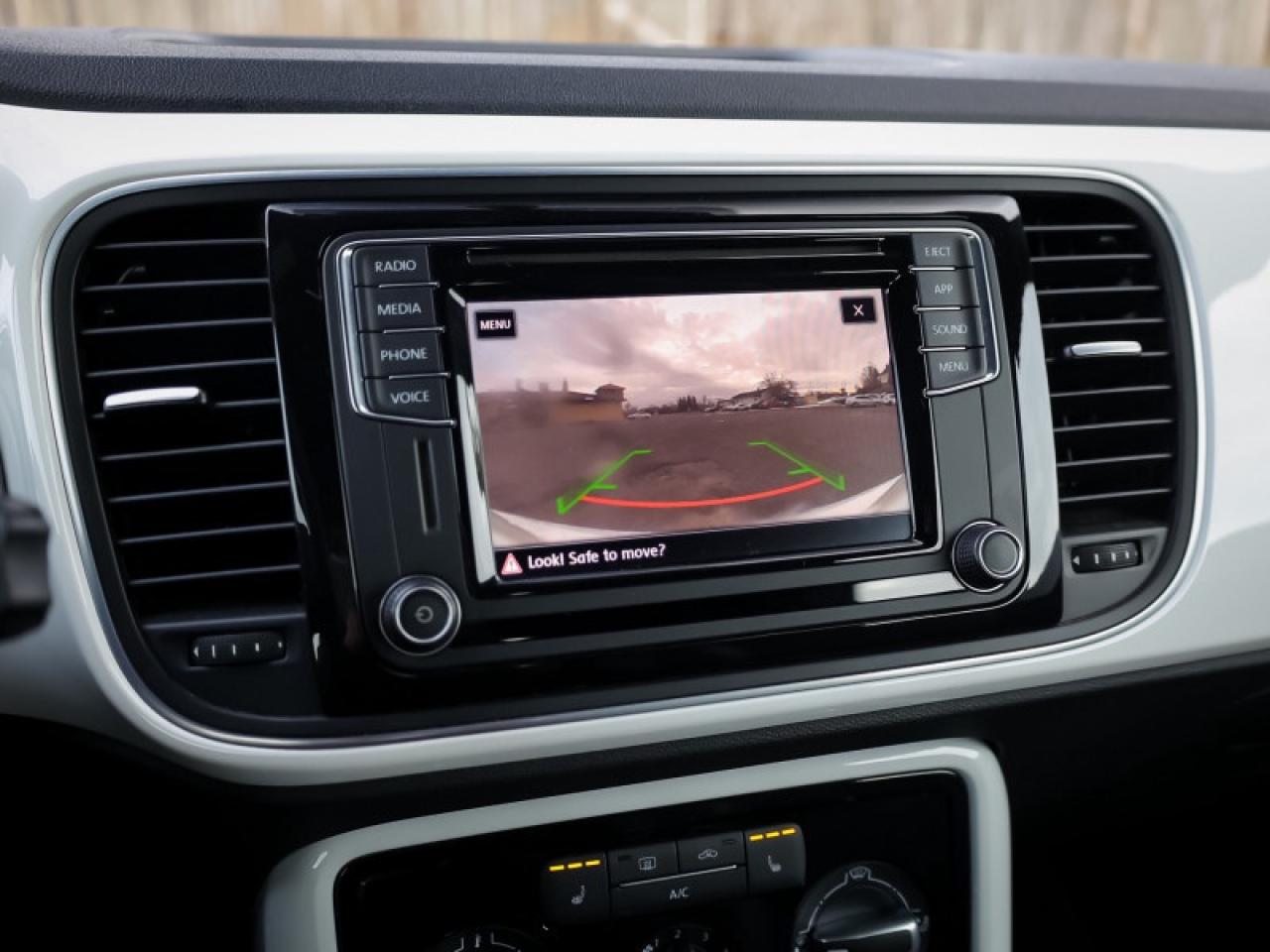 2018 Volkswagen Beetle Coupe Trendline 2.0T 6sp at w/Tip Photo