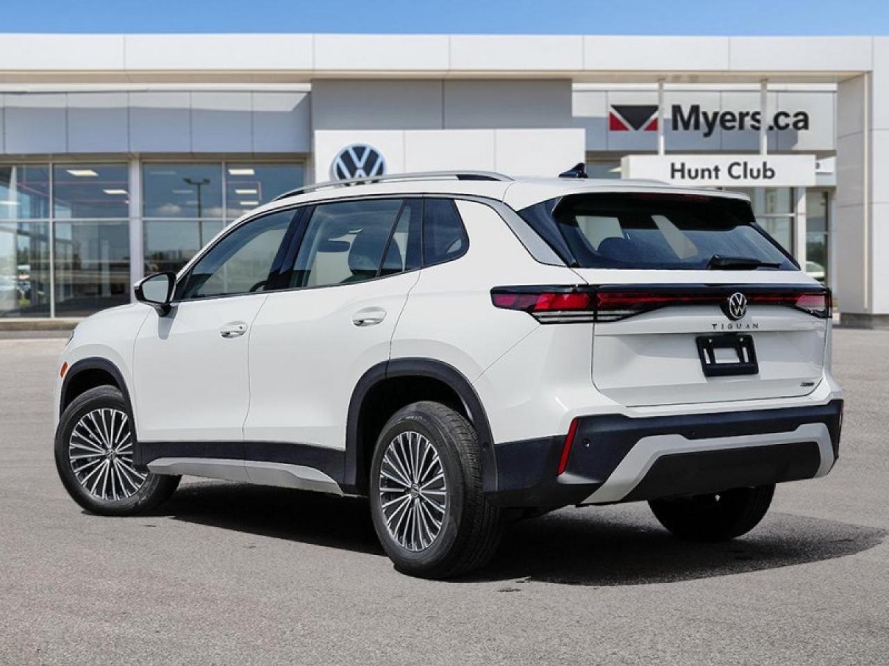 2026 Volkswagen Tiguan Comfortline  - Power Liftgate Photo3