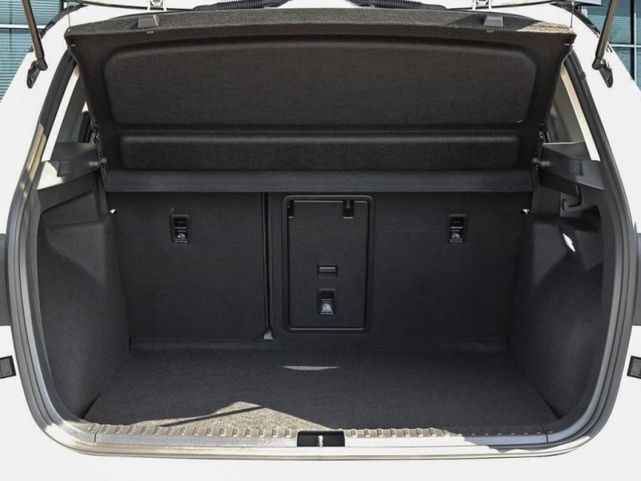 2026 Volkswagen Taos Comfortline Black Edition Photo