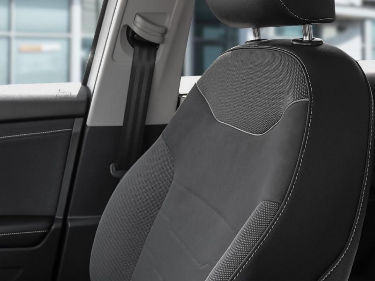 2026 Volkswagen Taos Comfortline Black Edition Photo