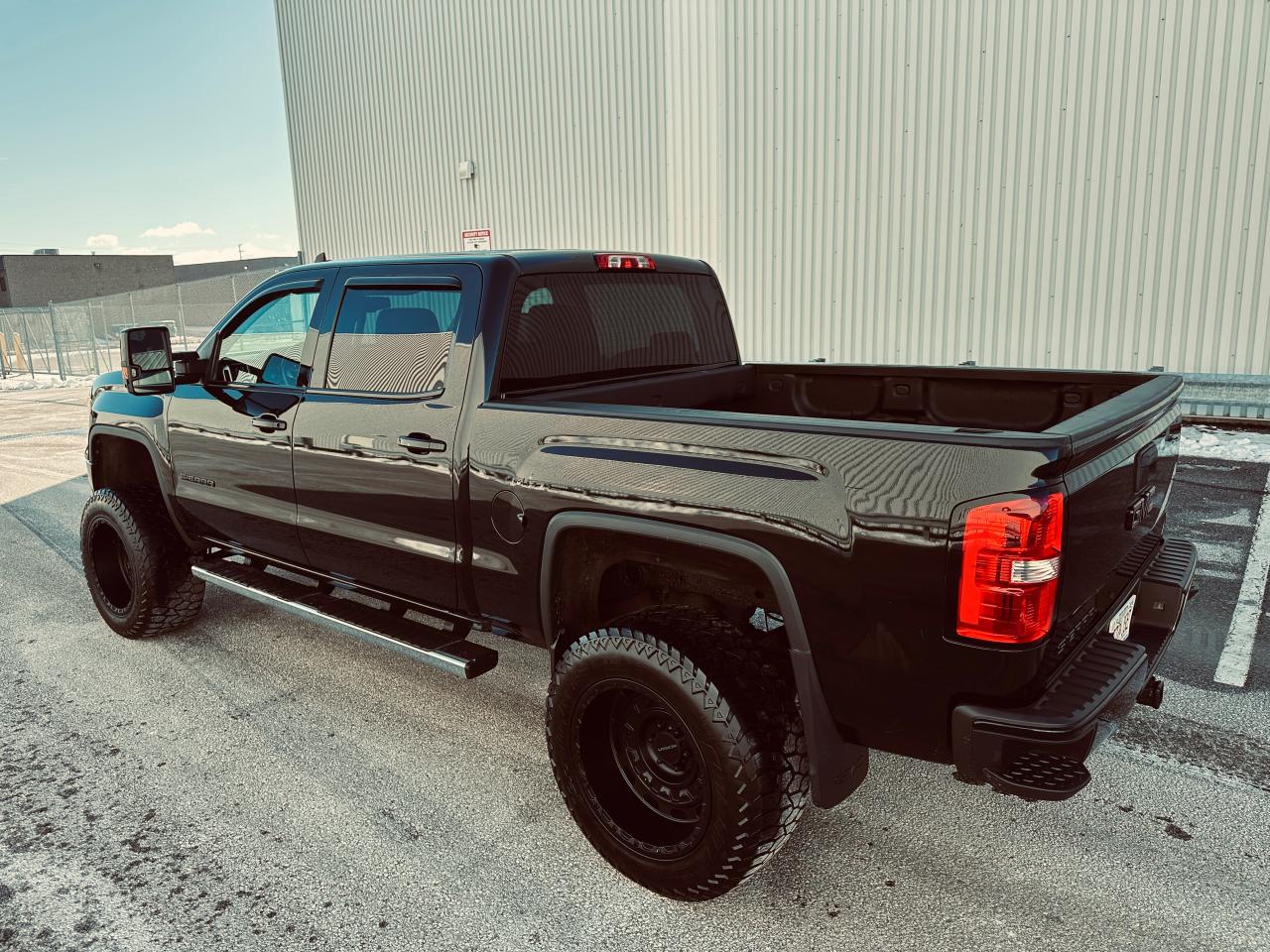 2015 GMC Sierra 1500 SLT Crew Cab Loaded Custom 6.2L Photo4