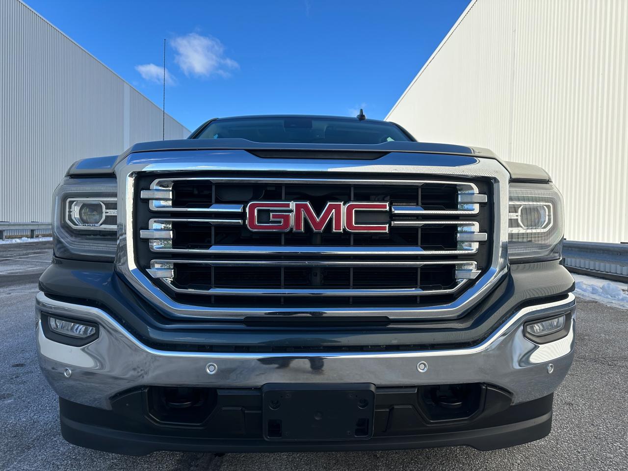 2018 GMC Sierra 1500 Crew Cab SLT Z71 Photo4