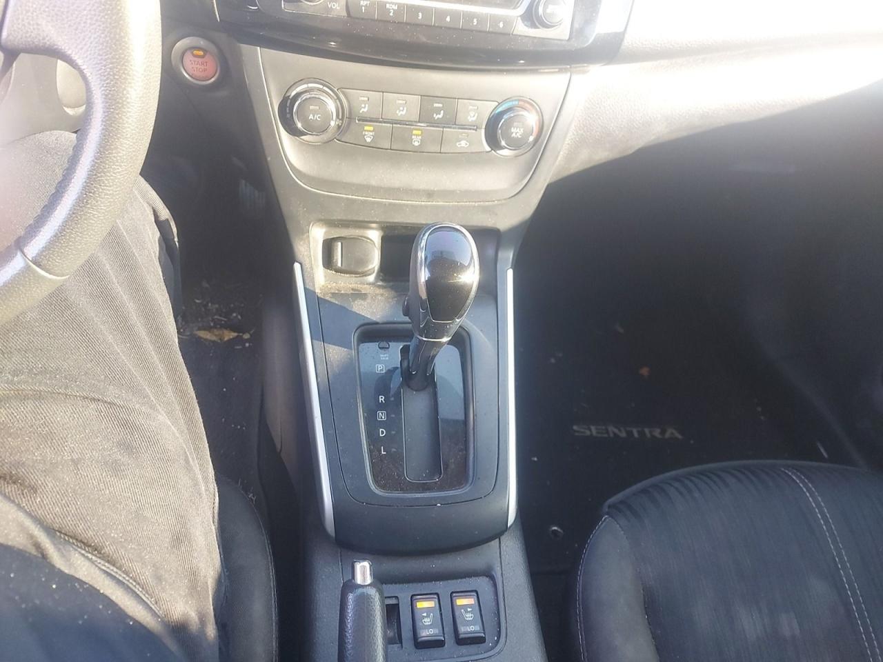 2017 Nissan Sentra SV Photo