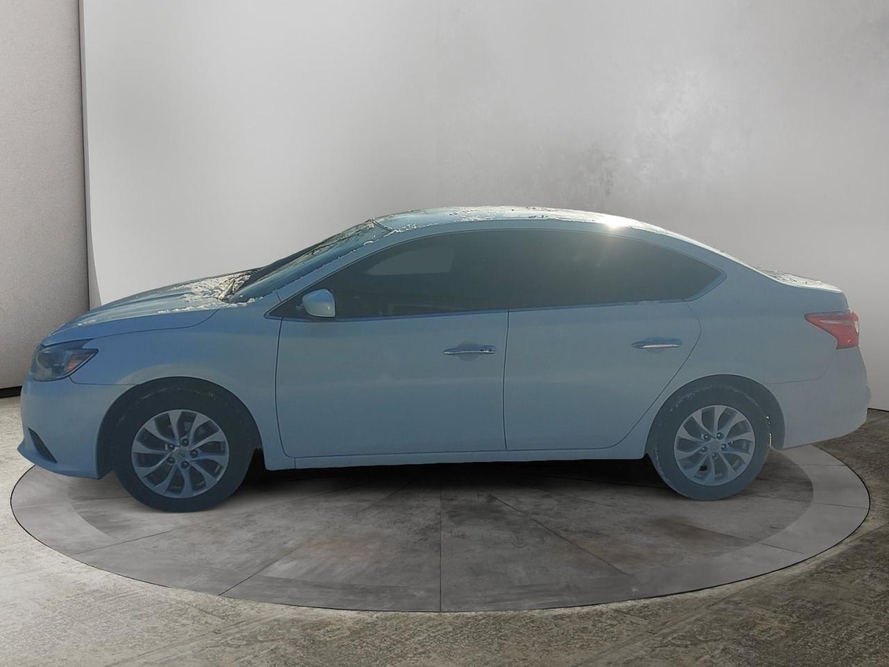 2017 Nissan Sentra SV Photo4