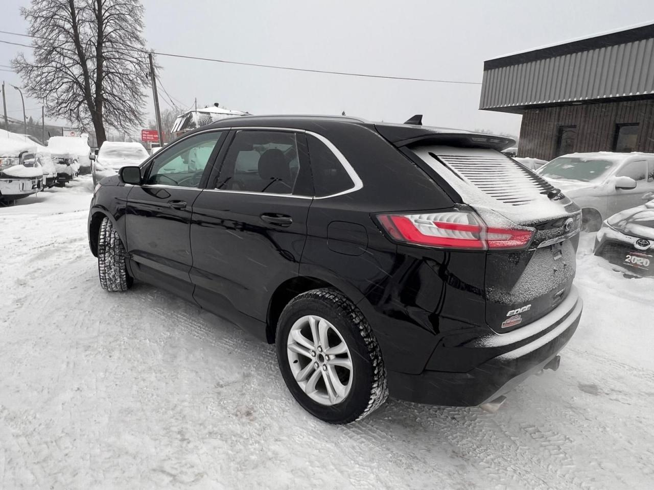 2019 Ford Edge SEL Photo2