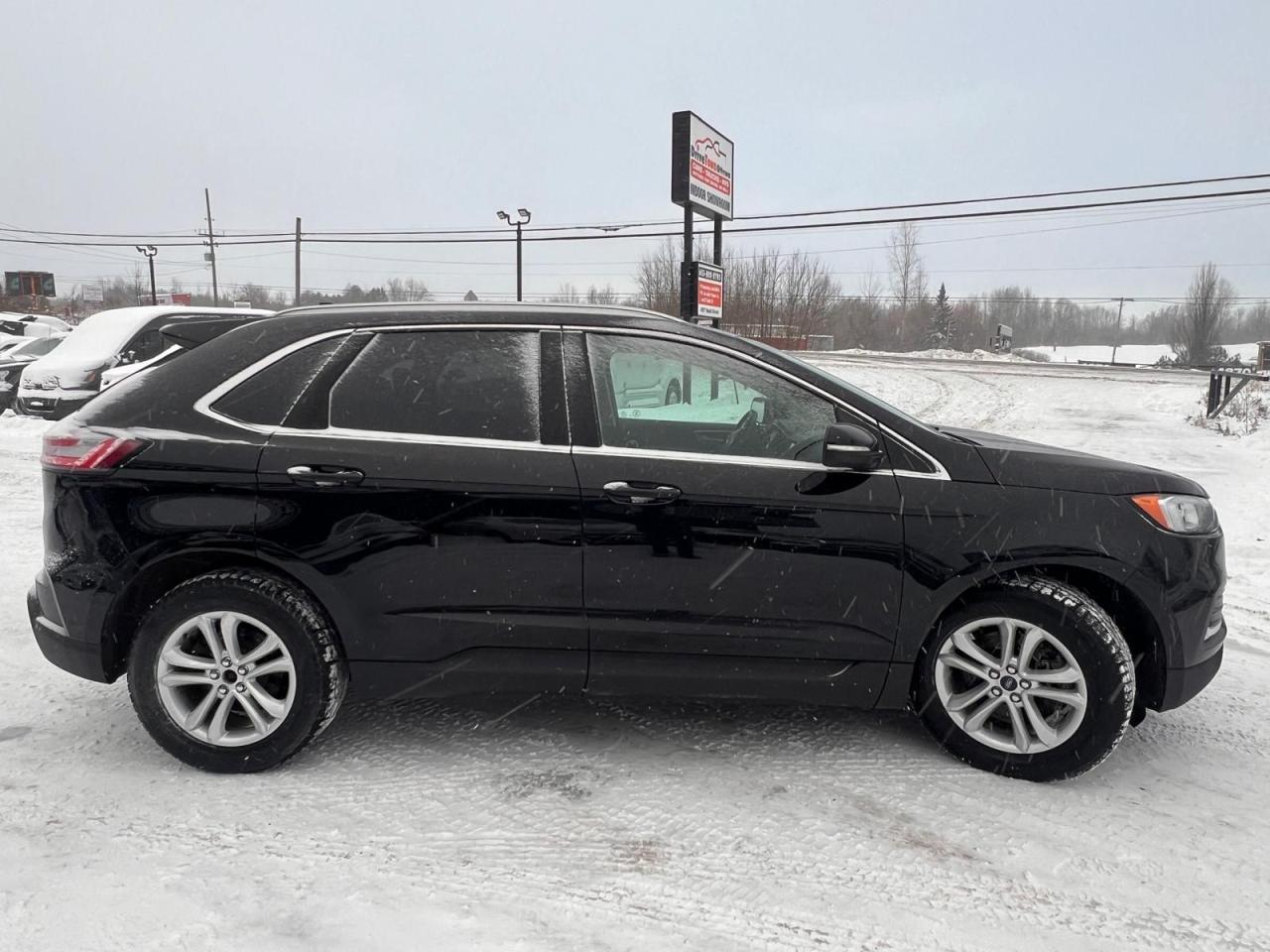 2019 Ford Edge SEL Photo