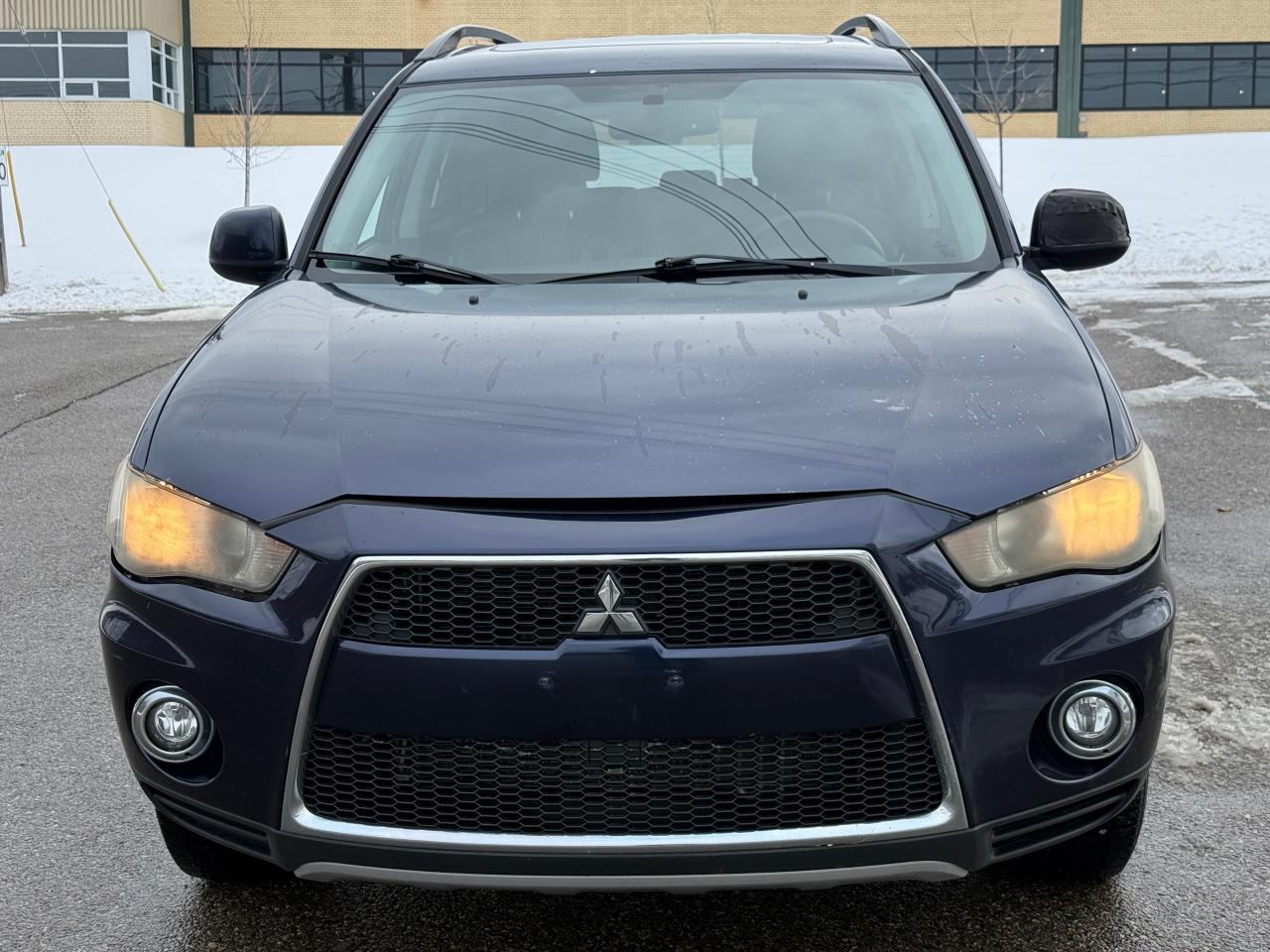 2012 Mitsubishi Outlander ES Photo
