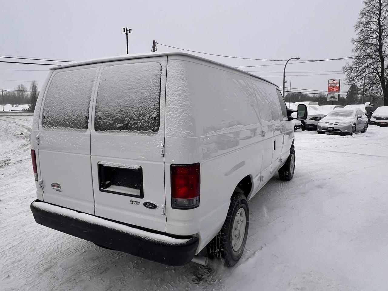 2012 Ford Econoline Commercial Photo