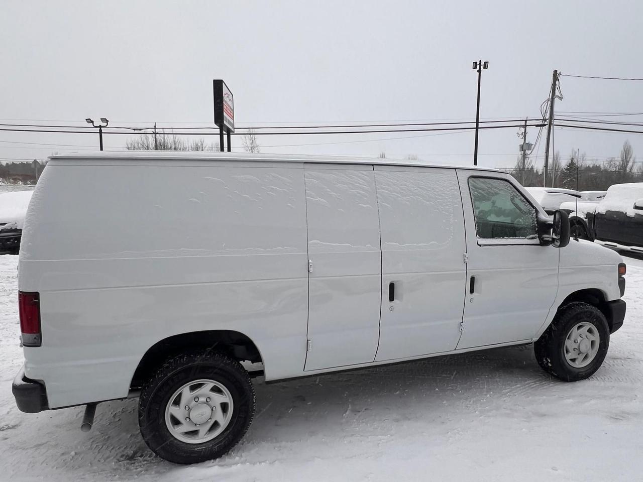 2012 Ford Econoline Commercial Photo