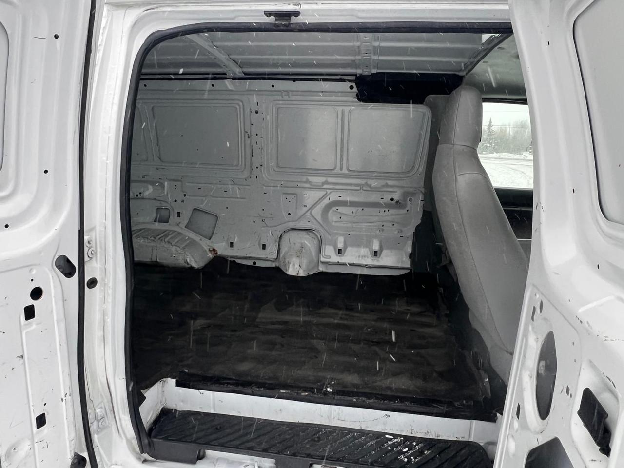 2012 Ford Econoline Commercial Photo