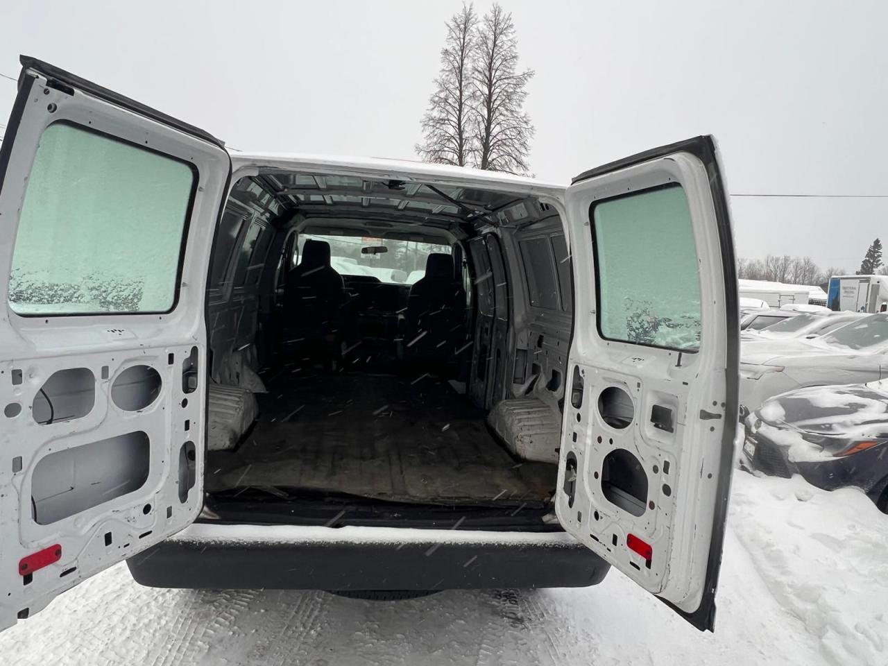 2012 Ford Econoline Commercial Photo