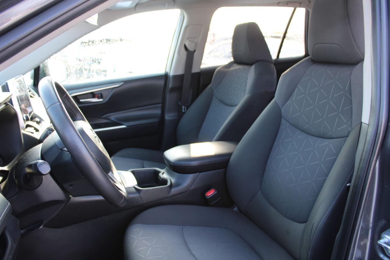 2024 Toyota RAV4 Hybrid XLE AWD Photo