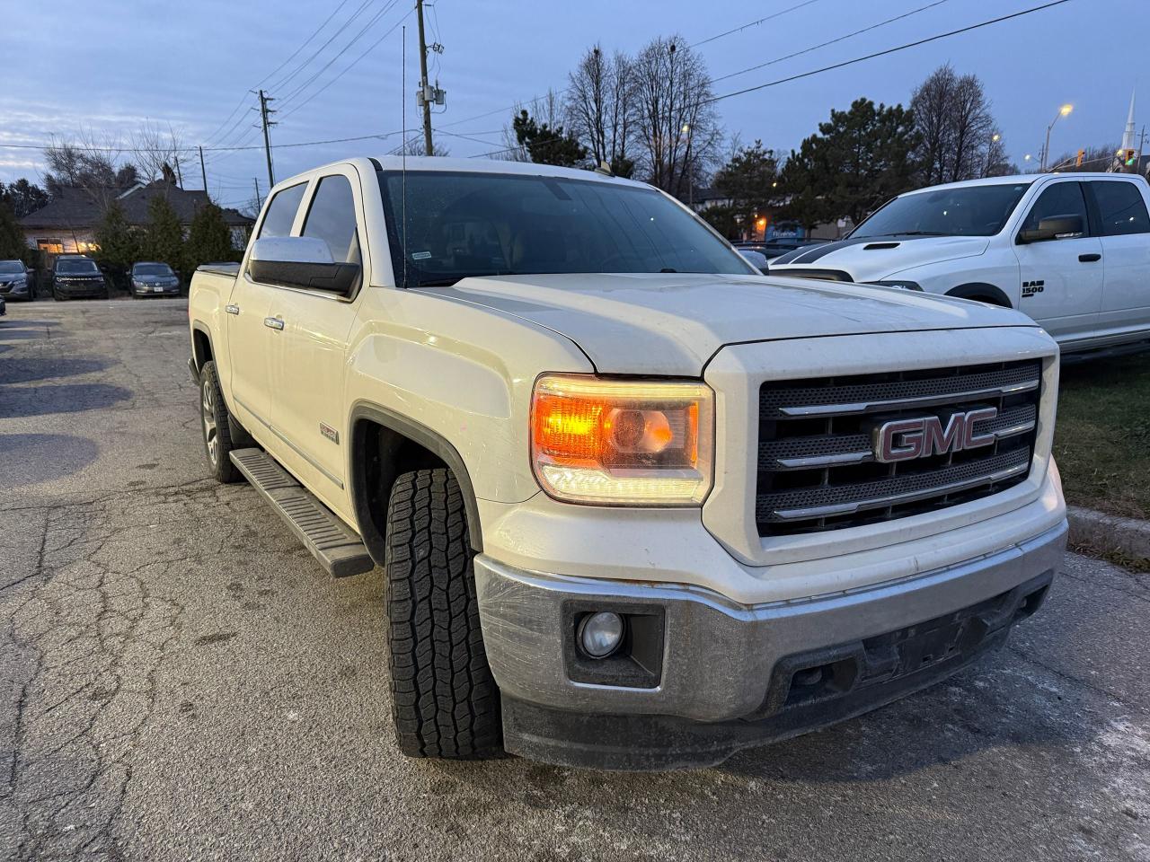 2014 GMC Sierra 1500 SLE / CREW / SHORT BOX / YOU SAFETY YOU SAVE Photo4