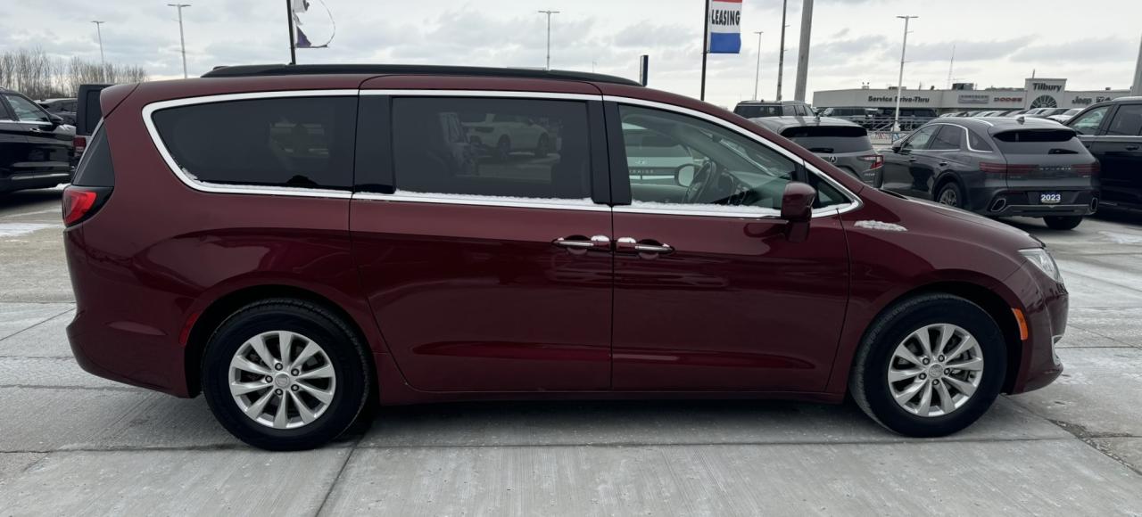 2019 Chrysler Pacifica Touring Plus 2WD Photo