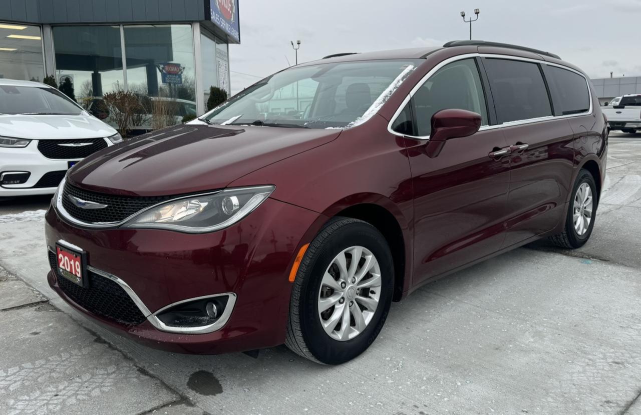 2019 Chrysler Pacifica Touring Plus 2WD Photo0