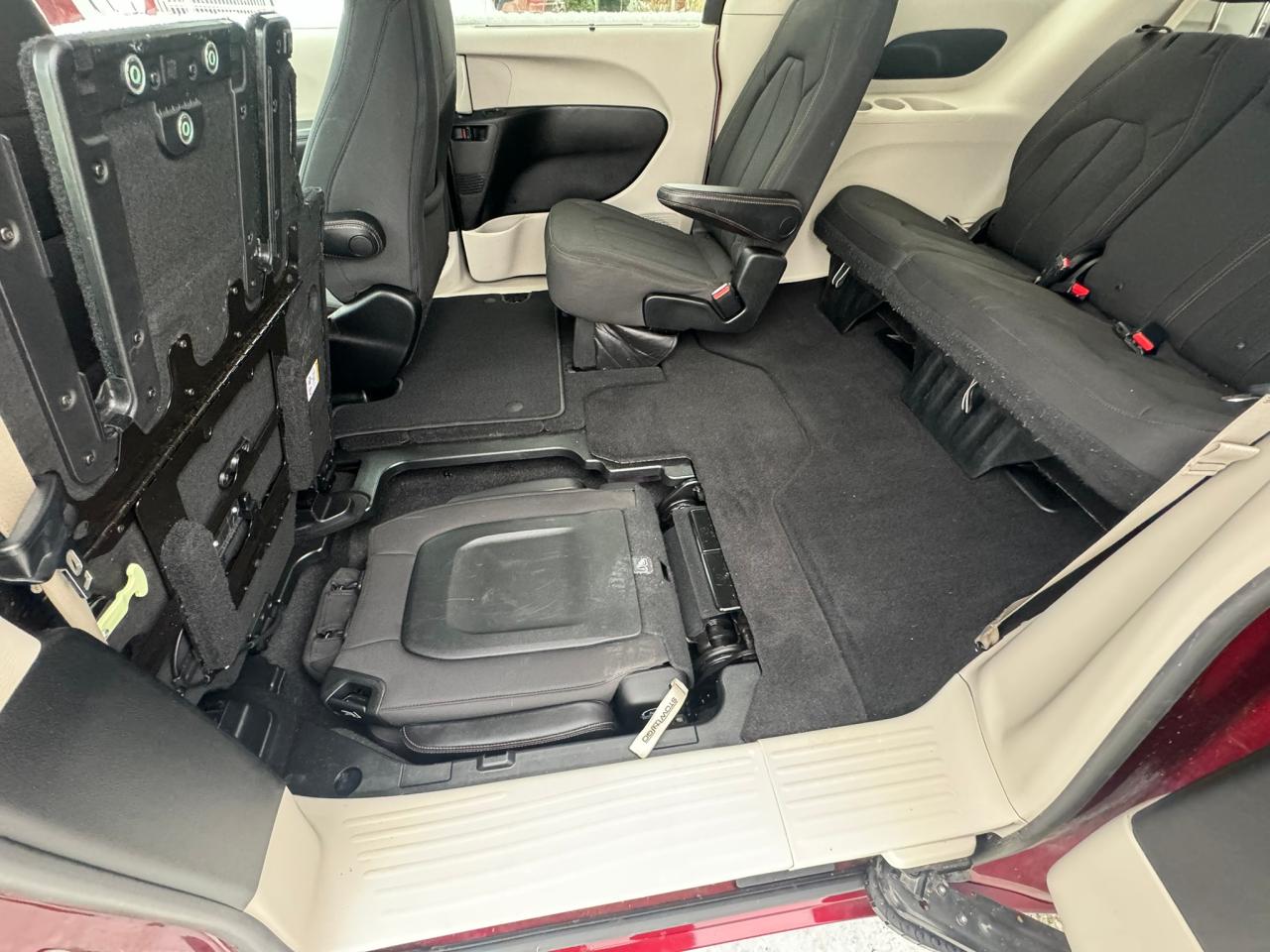 2019 Chrysler Pacifica Touring Plus 2WD Photo